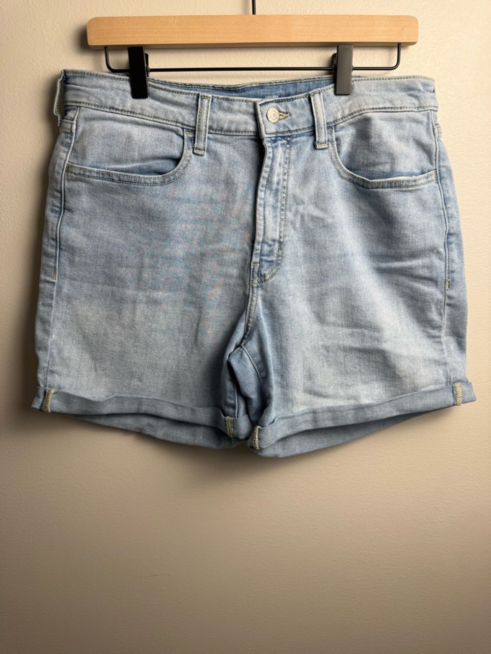 Old Navy Light Blue Denim Wow High-Rise Cuffed Shorts Size 12
